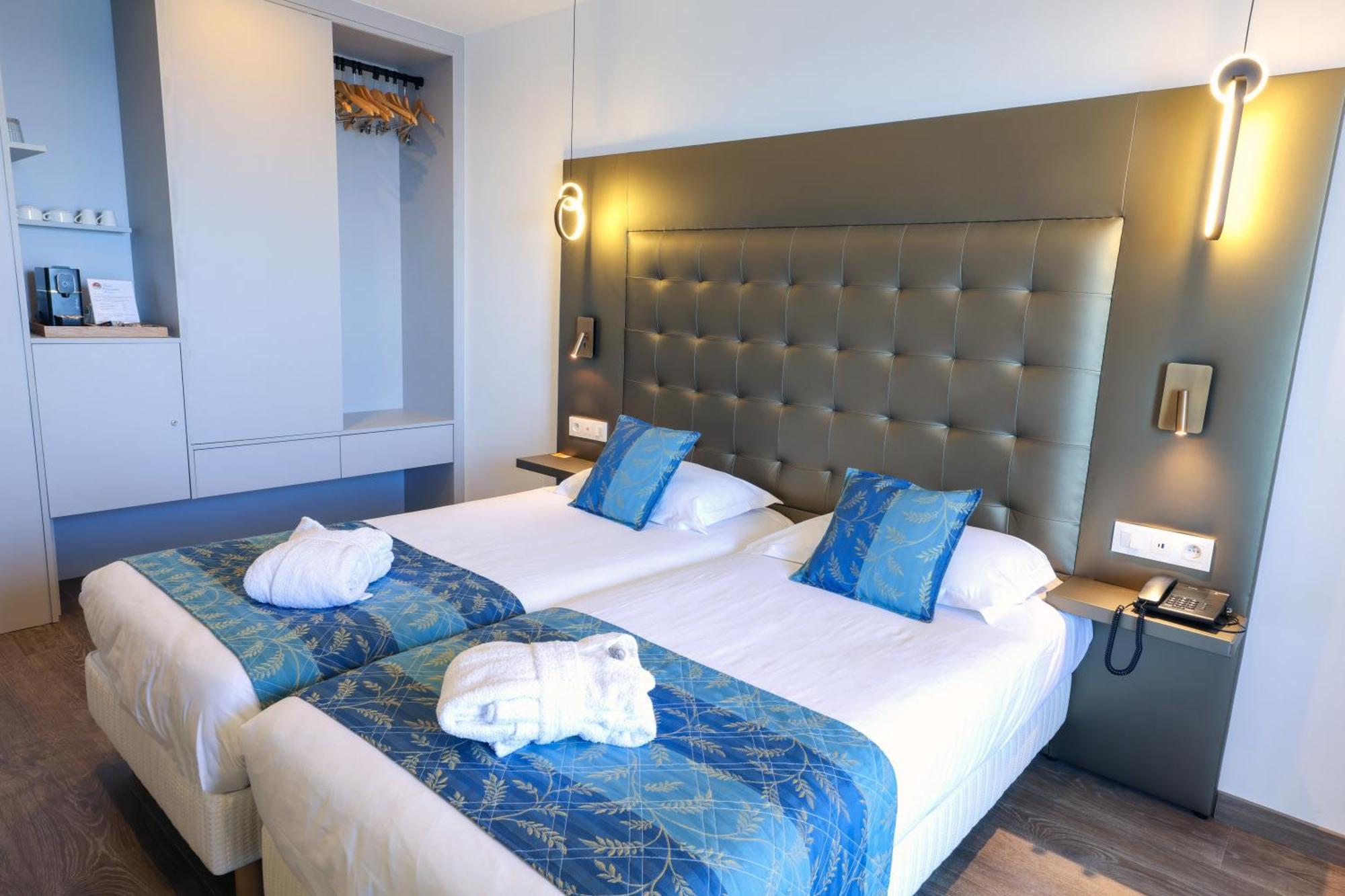קאלבי Hotel Saint Christophe מראה חיצוני תמונה