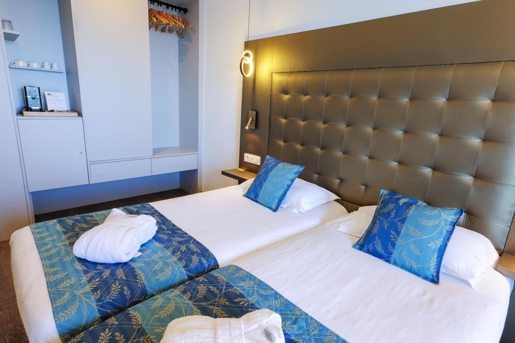 קאלבי Hotel Saint Christophe מראה חיצוני תמונה