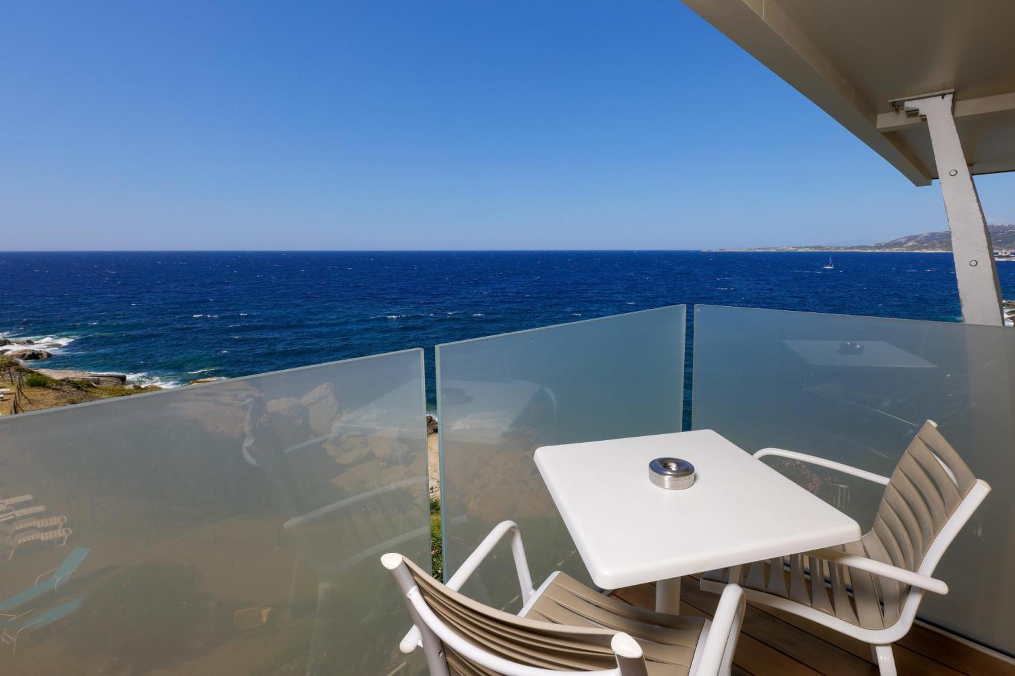 קאלבי Hotel Saint Christophe מראה חיצוני תמונה