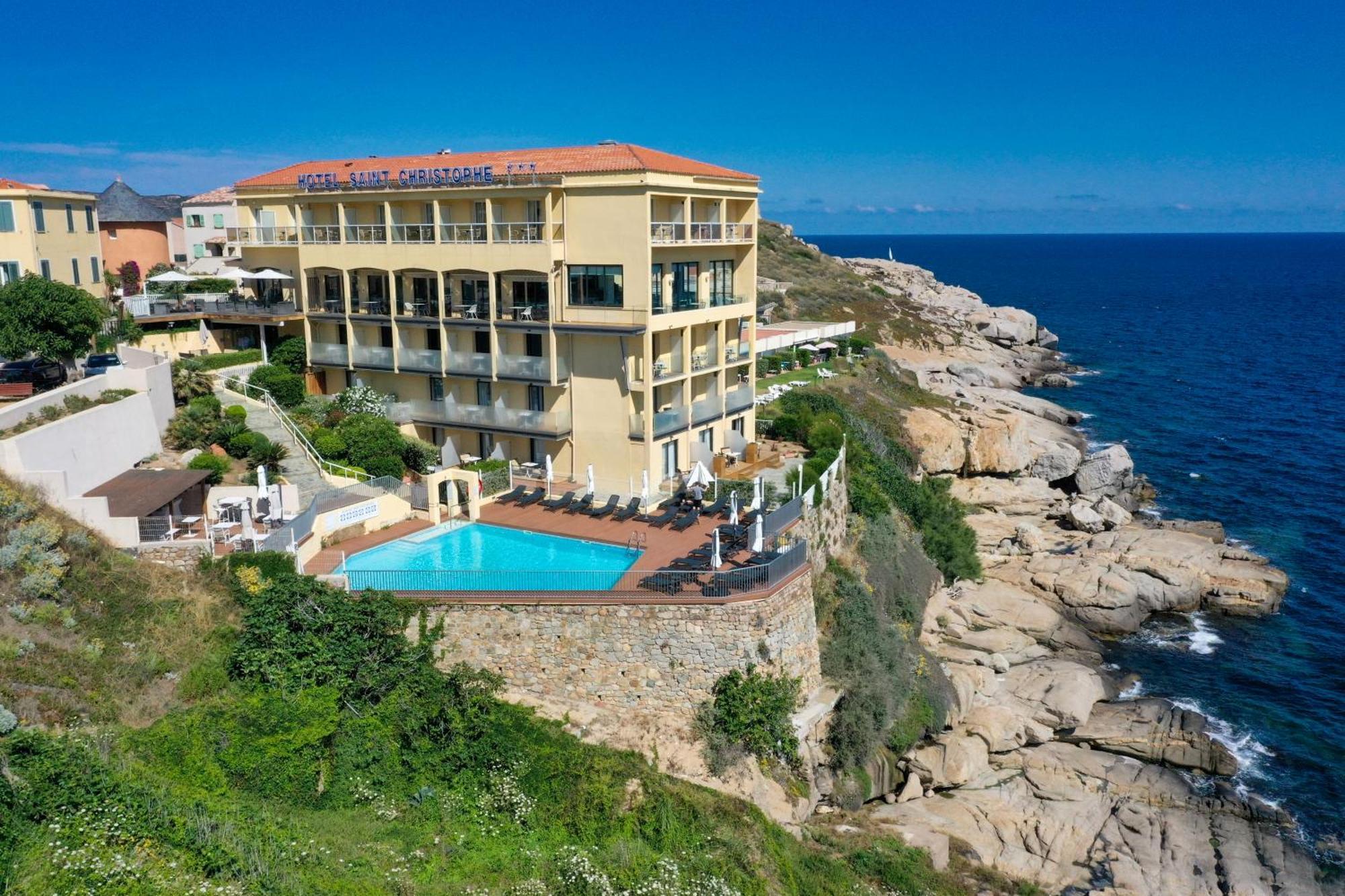 קאלבי Hotel Saint Christophe מראה חיצוני תמונה