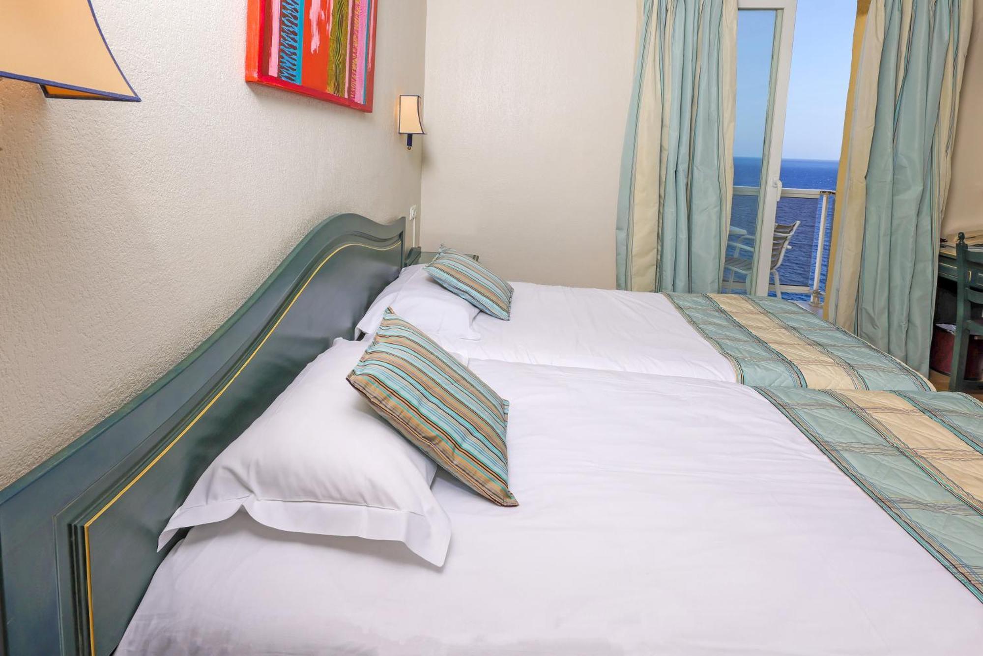 קאלבי Hotel Saint Christophe מראה חיצוני תמונה
