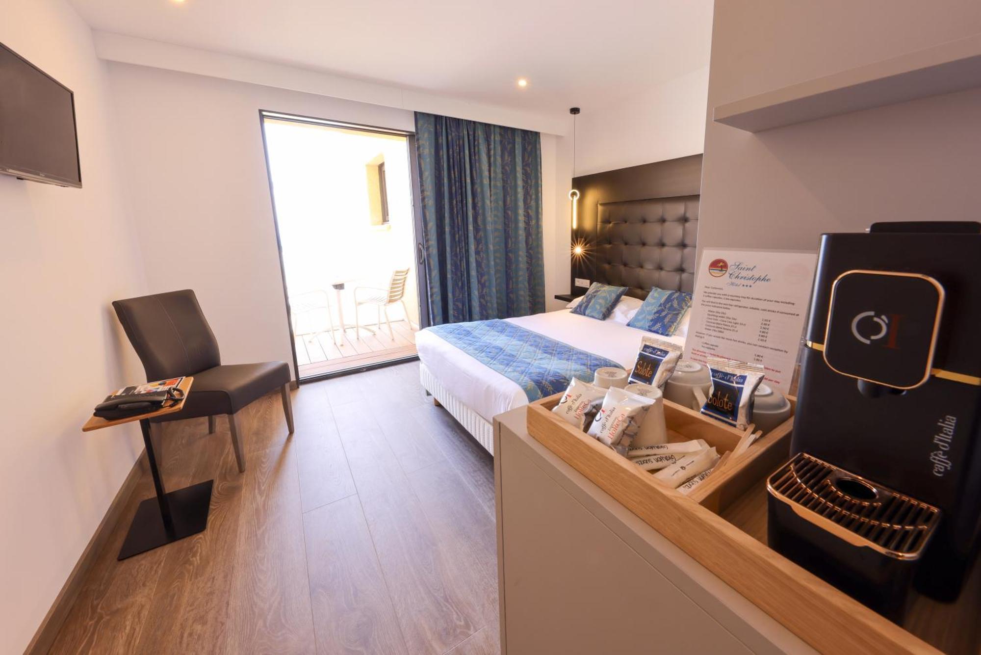 קאלבי Hotel Saint Christophe מראה חיצוני תמונה