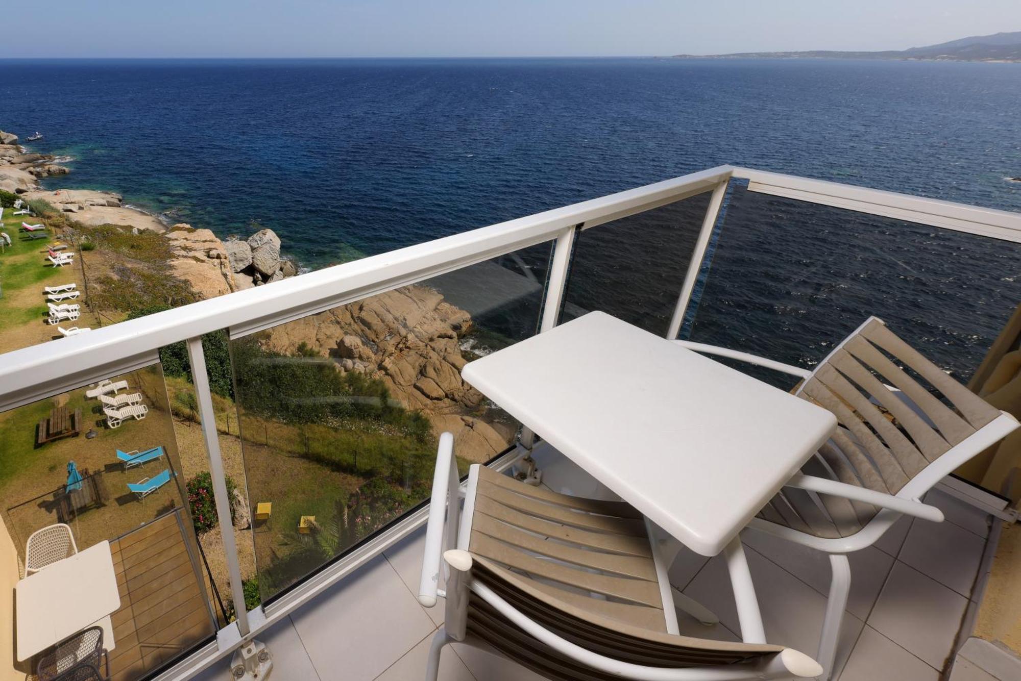 קאלבי Hotel Saint Christophe מראה חיצוני תמונה
