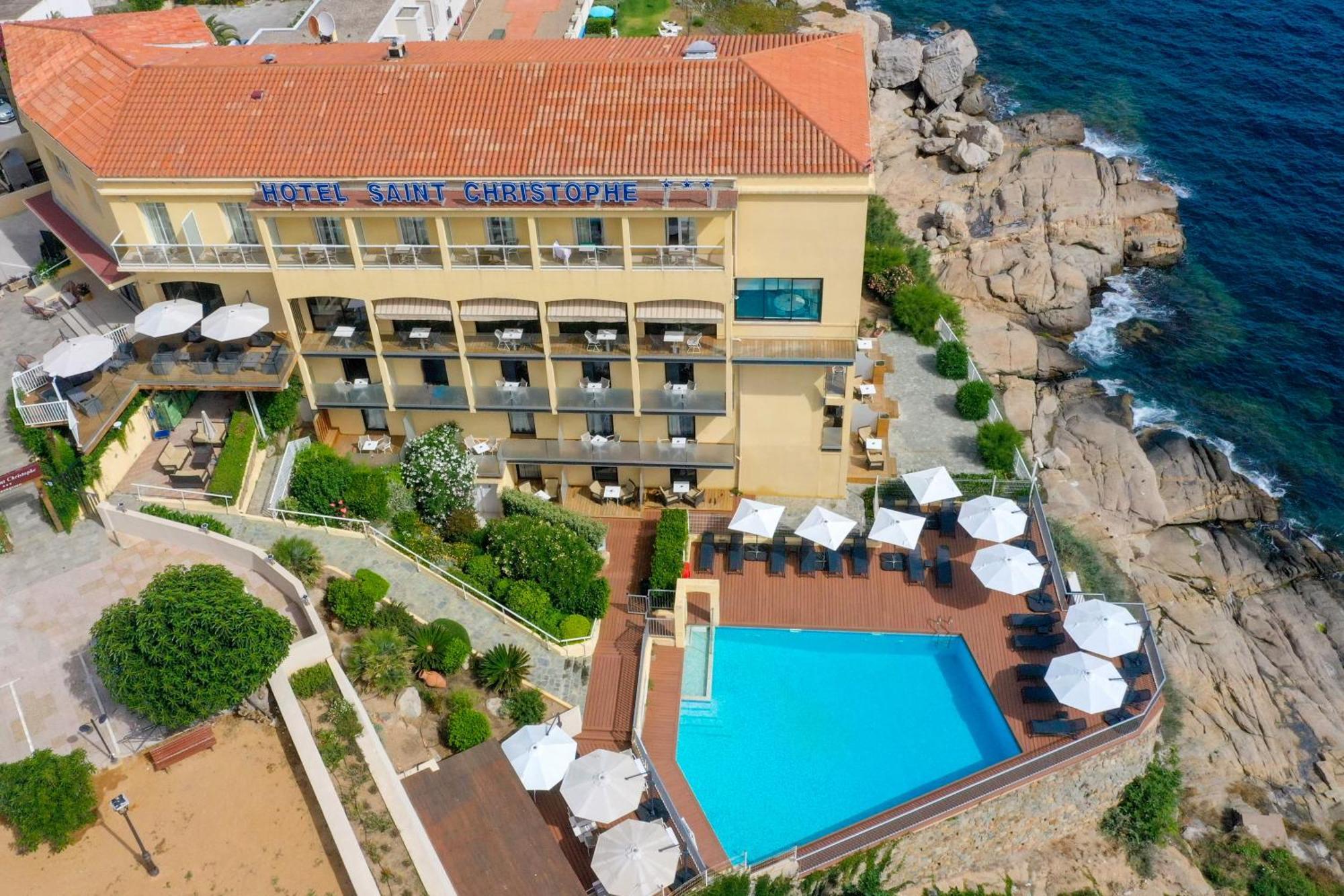 קאלבי Hotel Saint Christophe מראה חיצוני תמונה