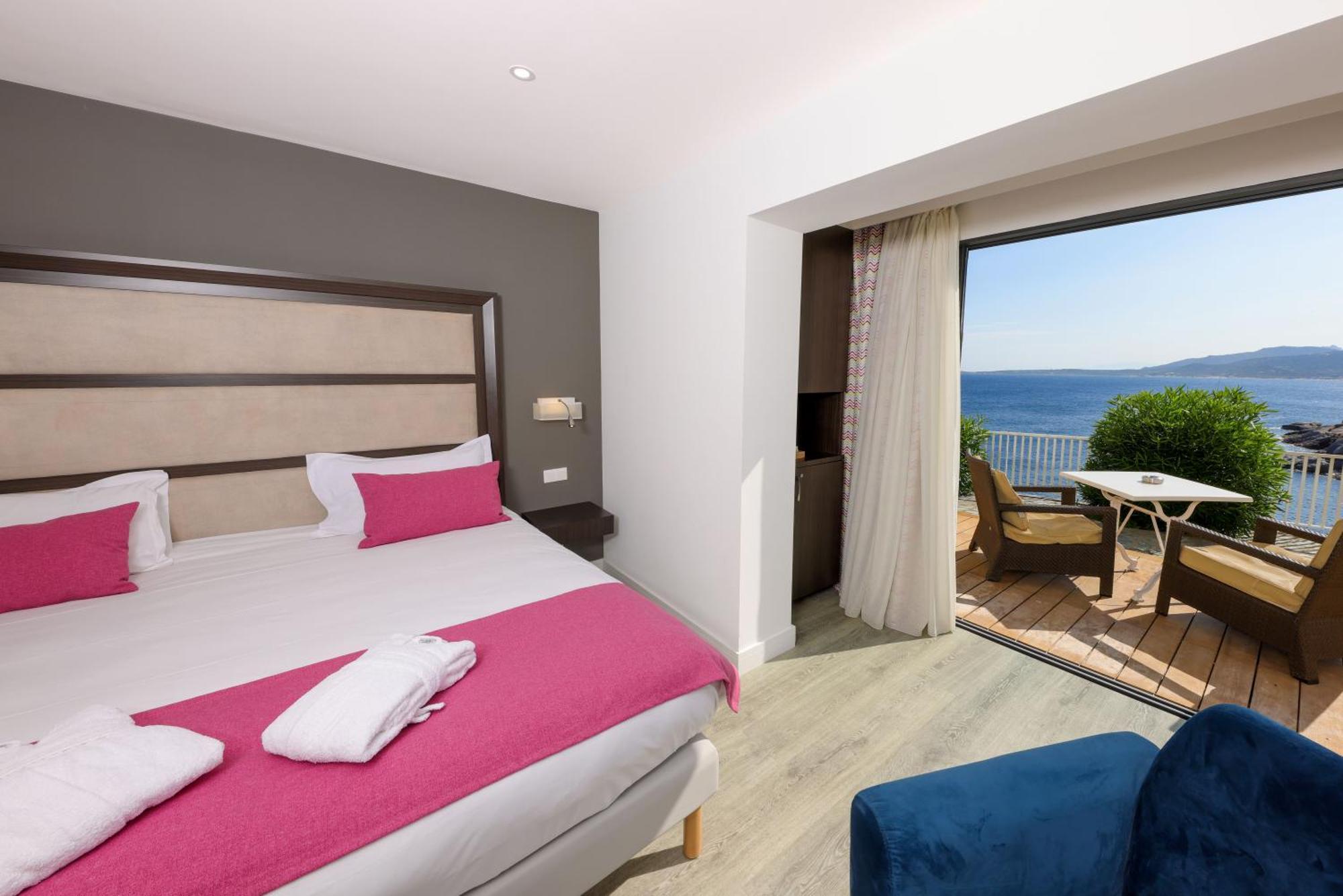 קאלבי Hotel Saint Christophe מראה חיצוני תמונה