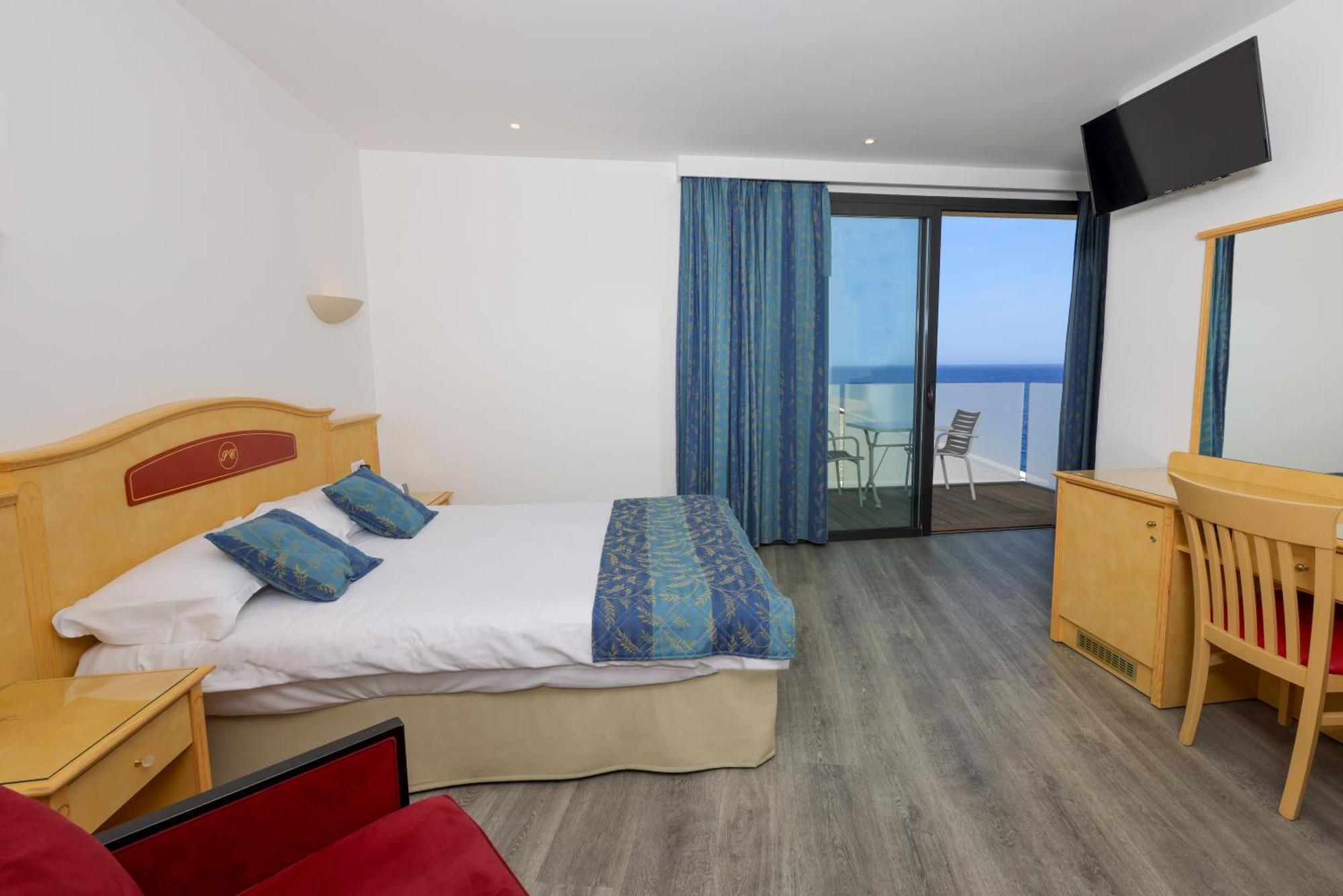 קאלבי Hotel Saint Christophe מראה חיצוני תמונה