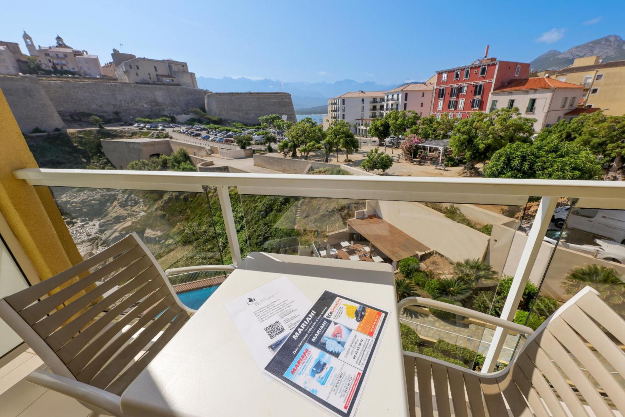 קאלבי Hotel Saint Christophe מראה חיצוני תמונה