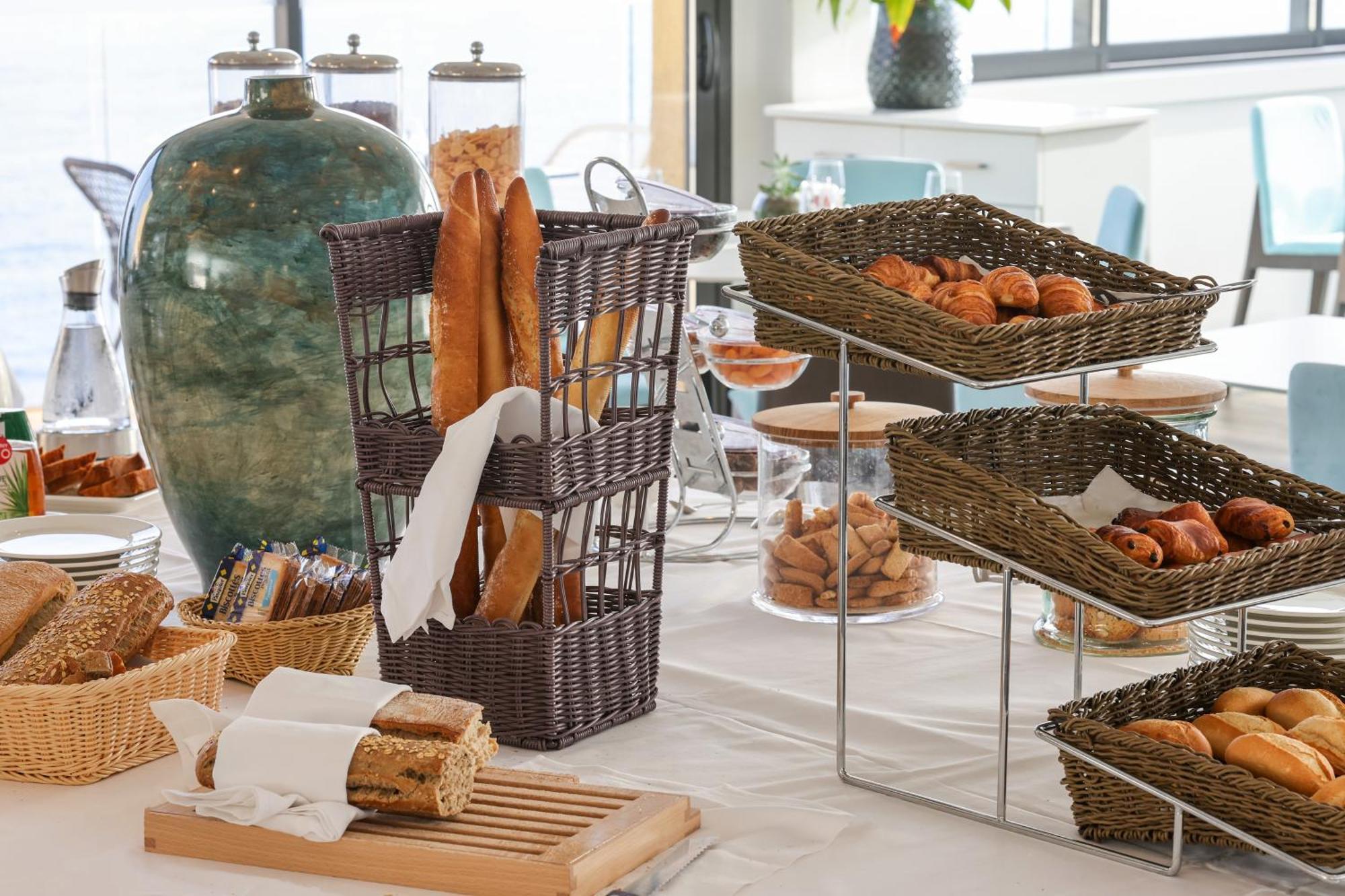 קאלבי Hotel Saint Christophe מראה חיצוני תמונה