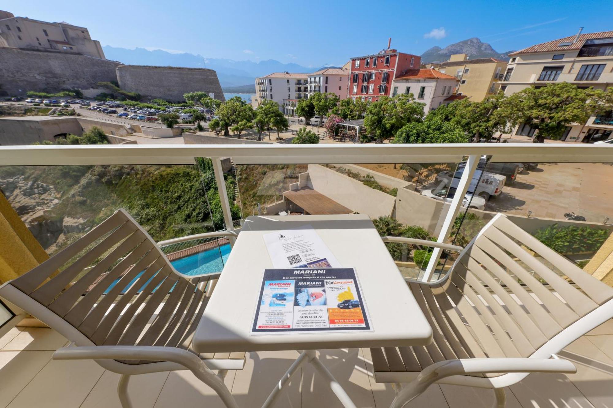 קאלבי Hotel Saint Christophe מראה חיצוני תמונה